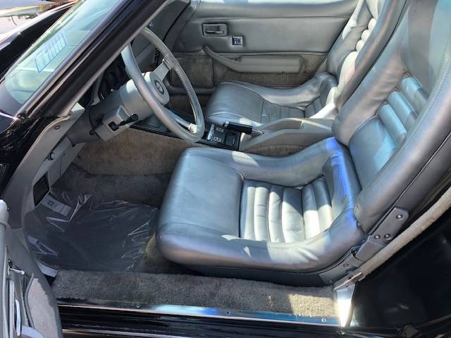 Chevrolet-corvette-pace-car-1978-black