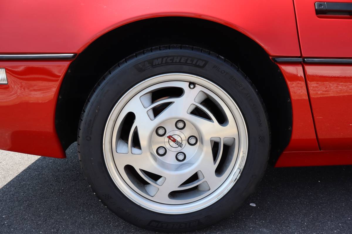 Chevrolet-corvette-premium-3lt-1990-red-13