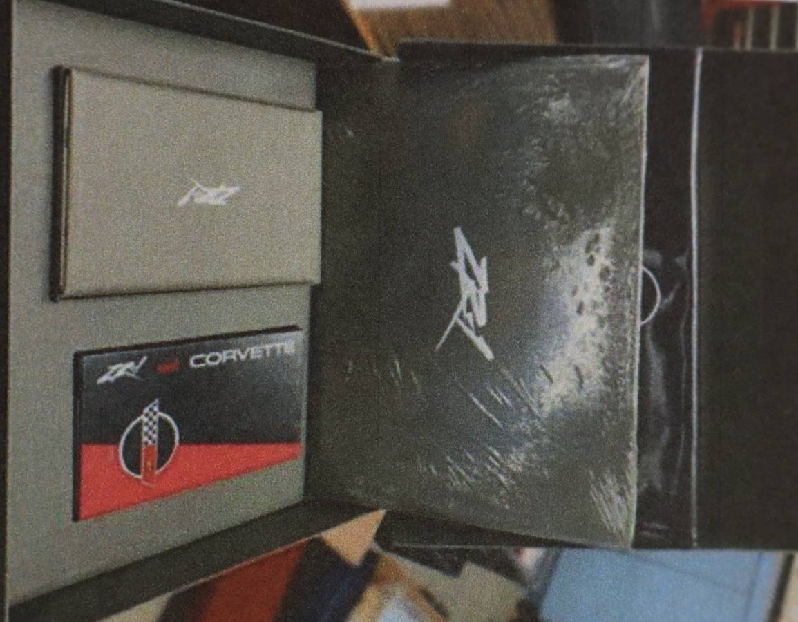 Chevrolet-corvette-premium-3lt-1990-red-4