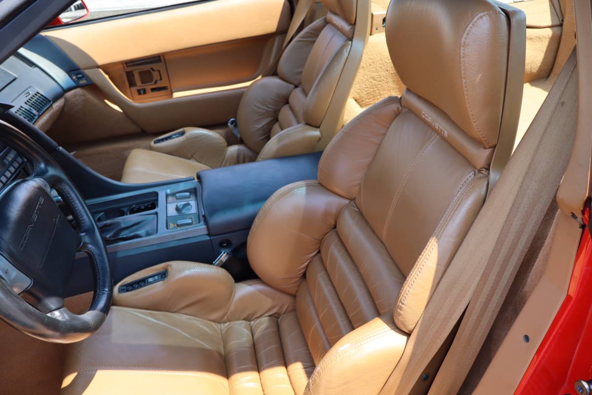 Chevrolet-corvette-premium-3lt-1990-red-8