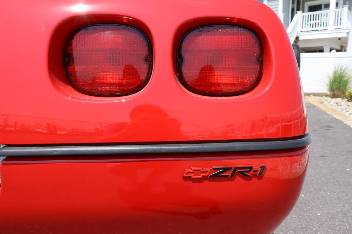 Chevrolet-corvette-premium-3lt-1990-red-9