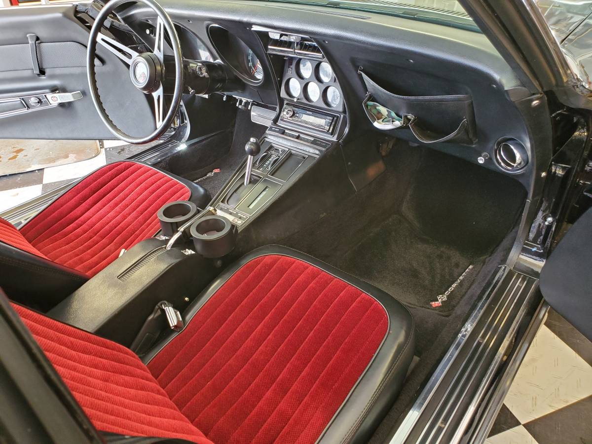 Chevrolet-corvette-stingray-1969-black-11