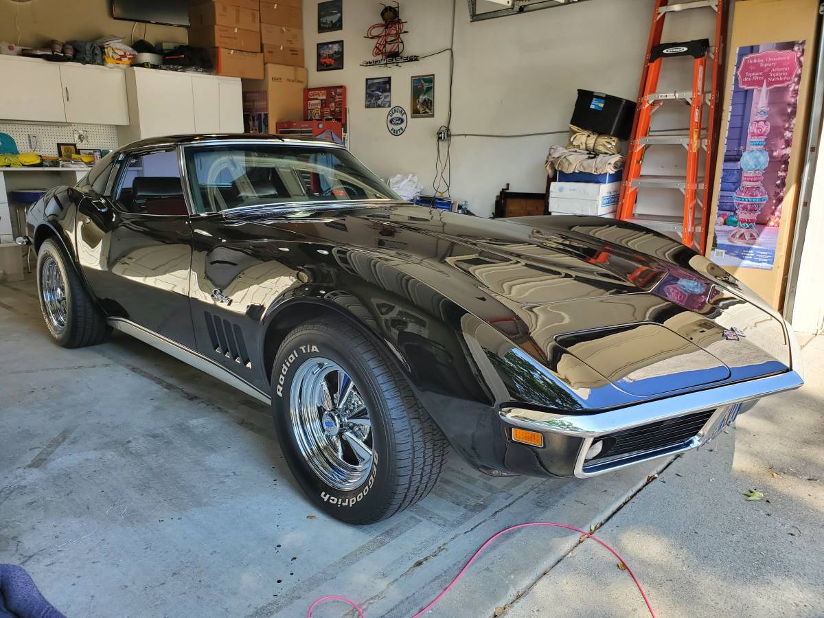 Chevrolet-corvette-stingray-1969-black-13
