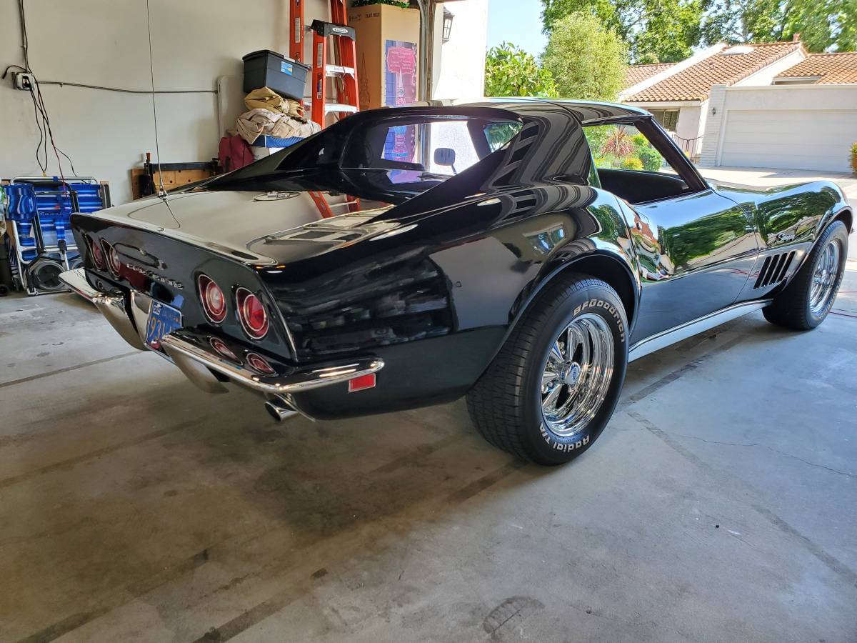 Chevrolet-corvette-stingray-1969-black-14