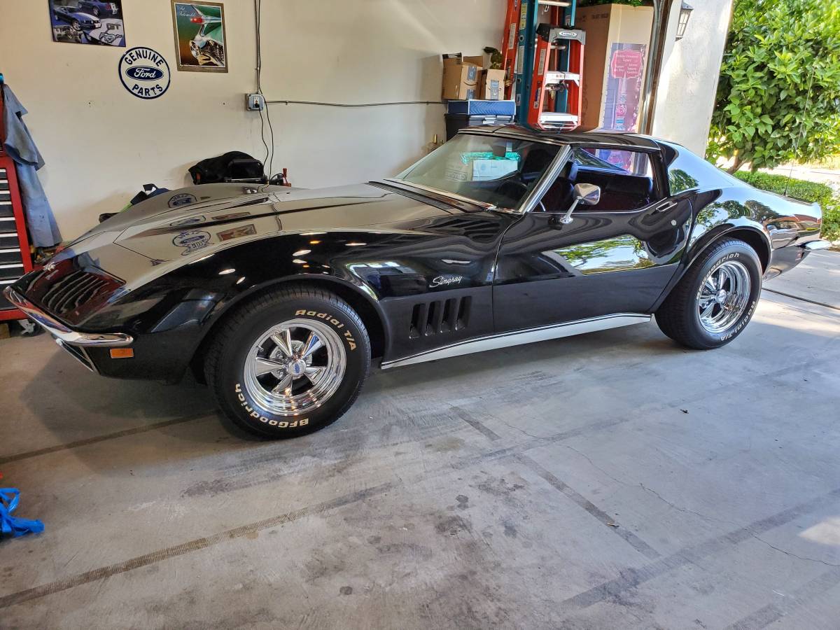 Chevrolet-corvette-stingray-1969-black-3