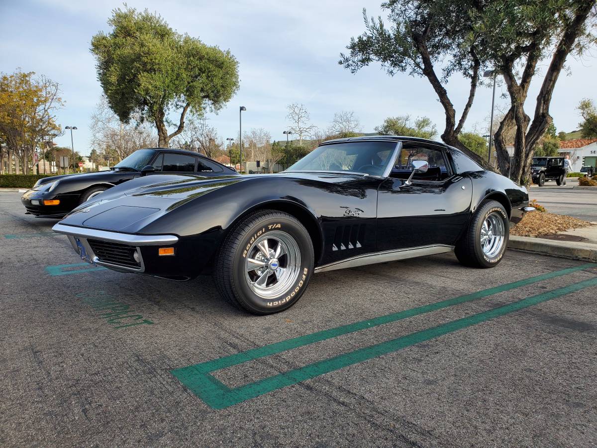Chevrolet-corvette-stingray-1969-black-5
