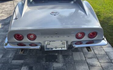 Chevrolet-corvette-stingray-1969-grey-10