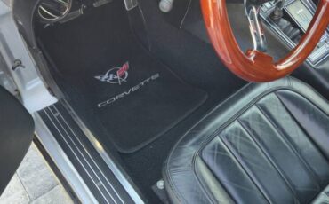 Chevrolet-corvette-stingray-1969-grey-5