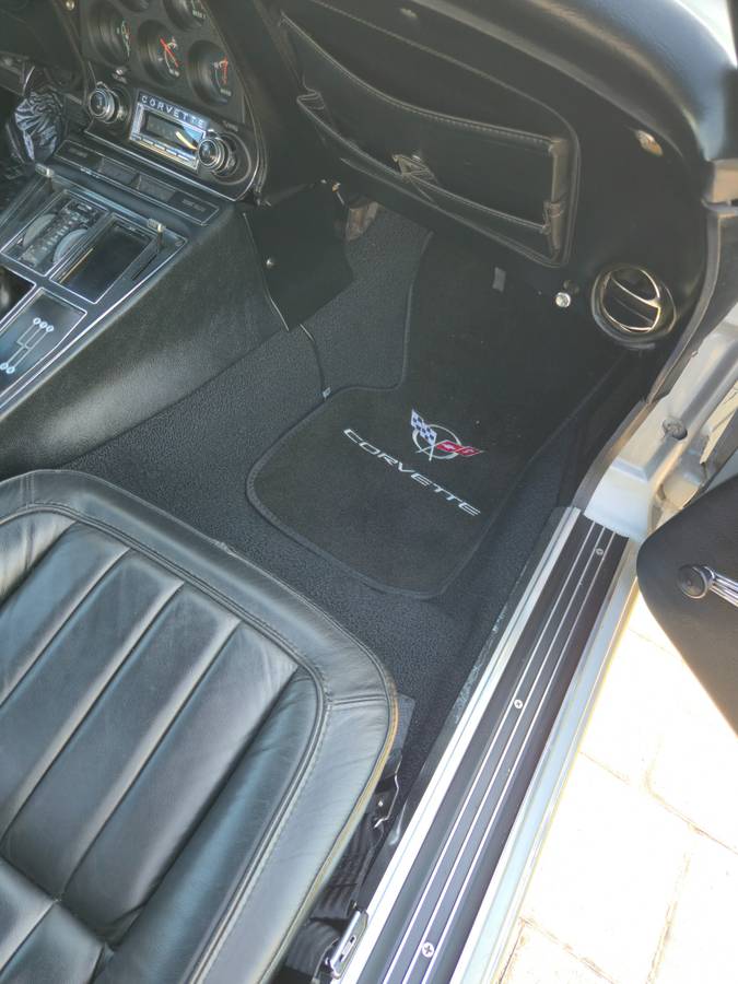 Chevrolet-corvette-stingray-1969-grey-6