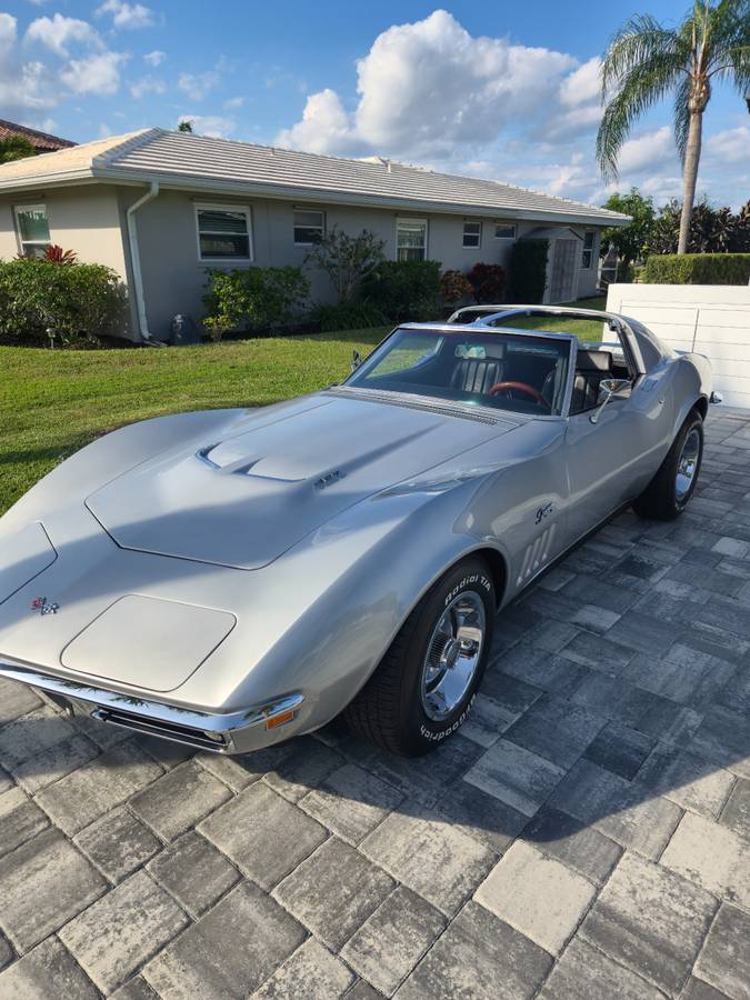 Chevrolet-corvette-stingray-1969-grey-7