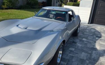 Chevrolet-corvette-stingray-1969-grey-8