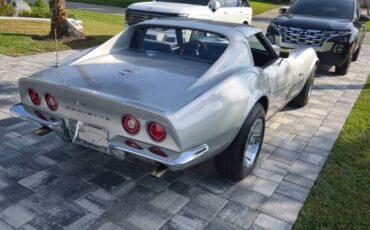 Chevrolet-corvette-stingray-1969-grey-9