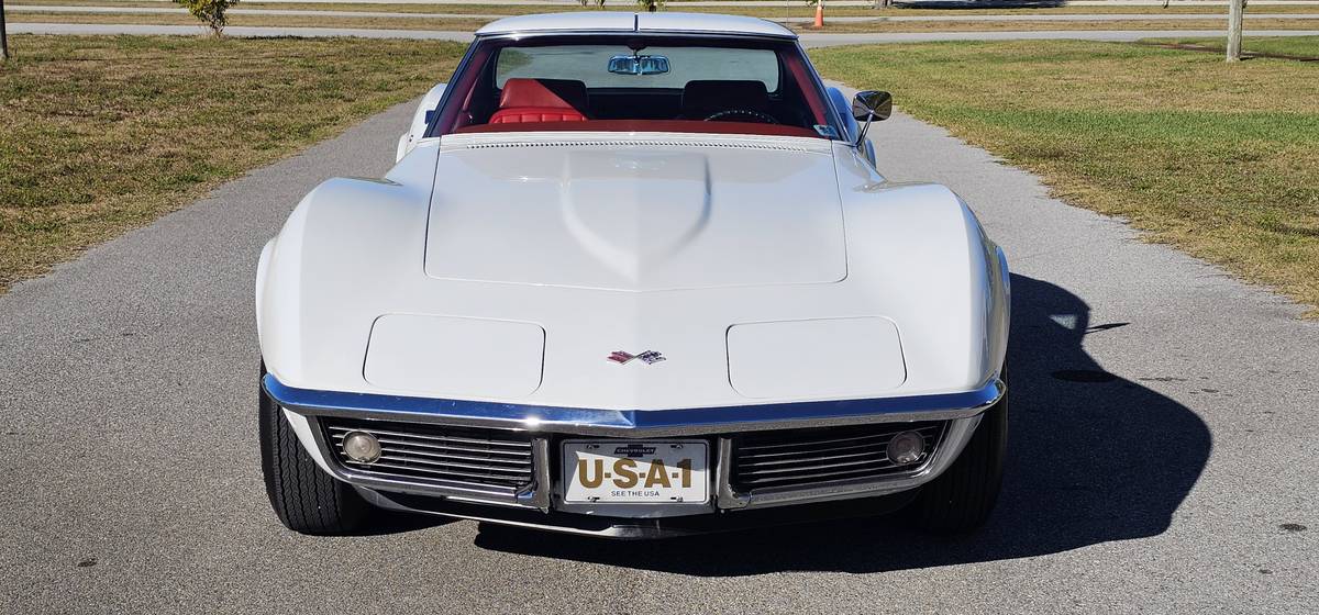 Chevrolet-corvette-stingray-1969-white-10