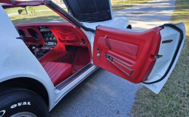 Chevrolet-corvette-stingray-1969-white-12