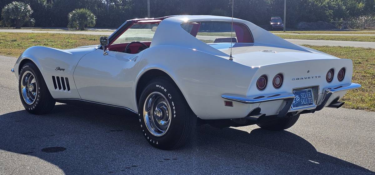 Chevrolet-corvette-stingray-1969-white-13