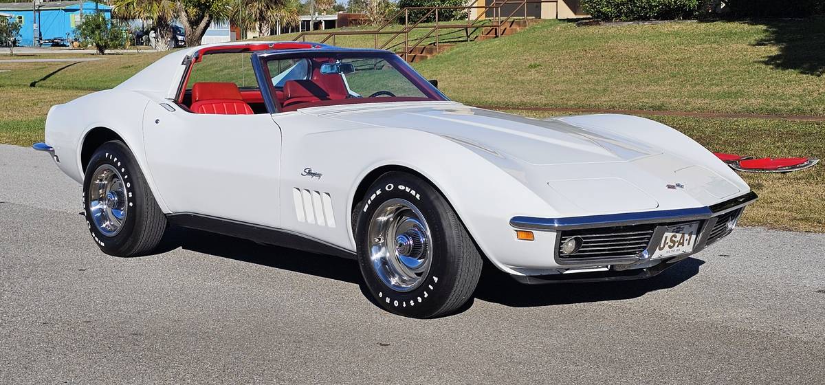 Chevrolet-corvette-stingray-1969-white-17