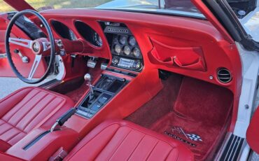 Chevrolet-corvette-stingray-1969-white-3