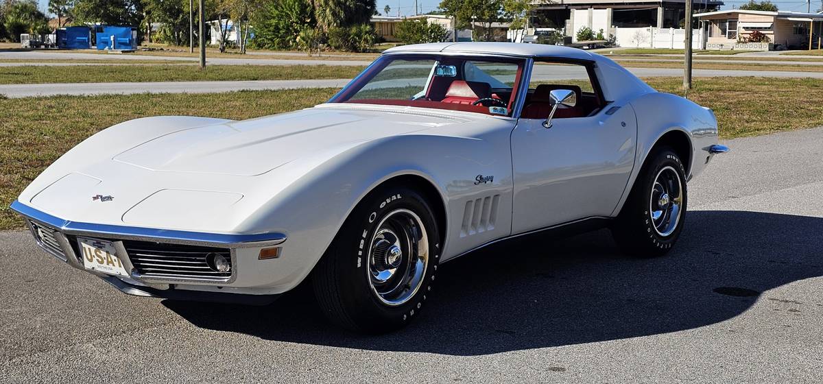 Chevrolet-corvette-stingray-1969-white