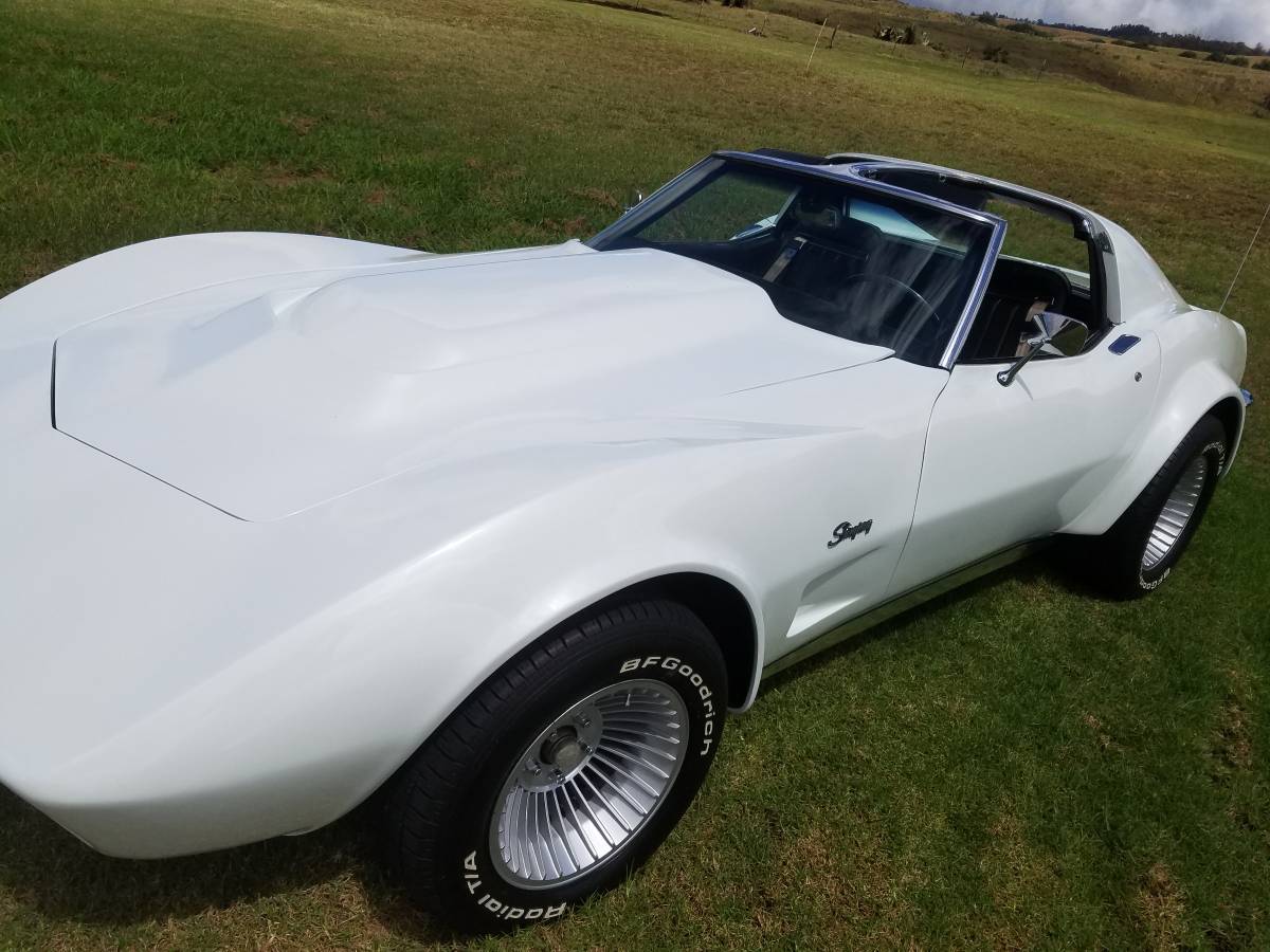 Chevrolet-corvette-stingray-1971-white-3