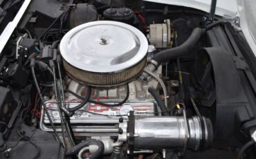 Chevrolet-corvette-stingray-1971-white-7