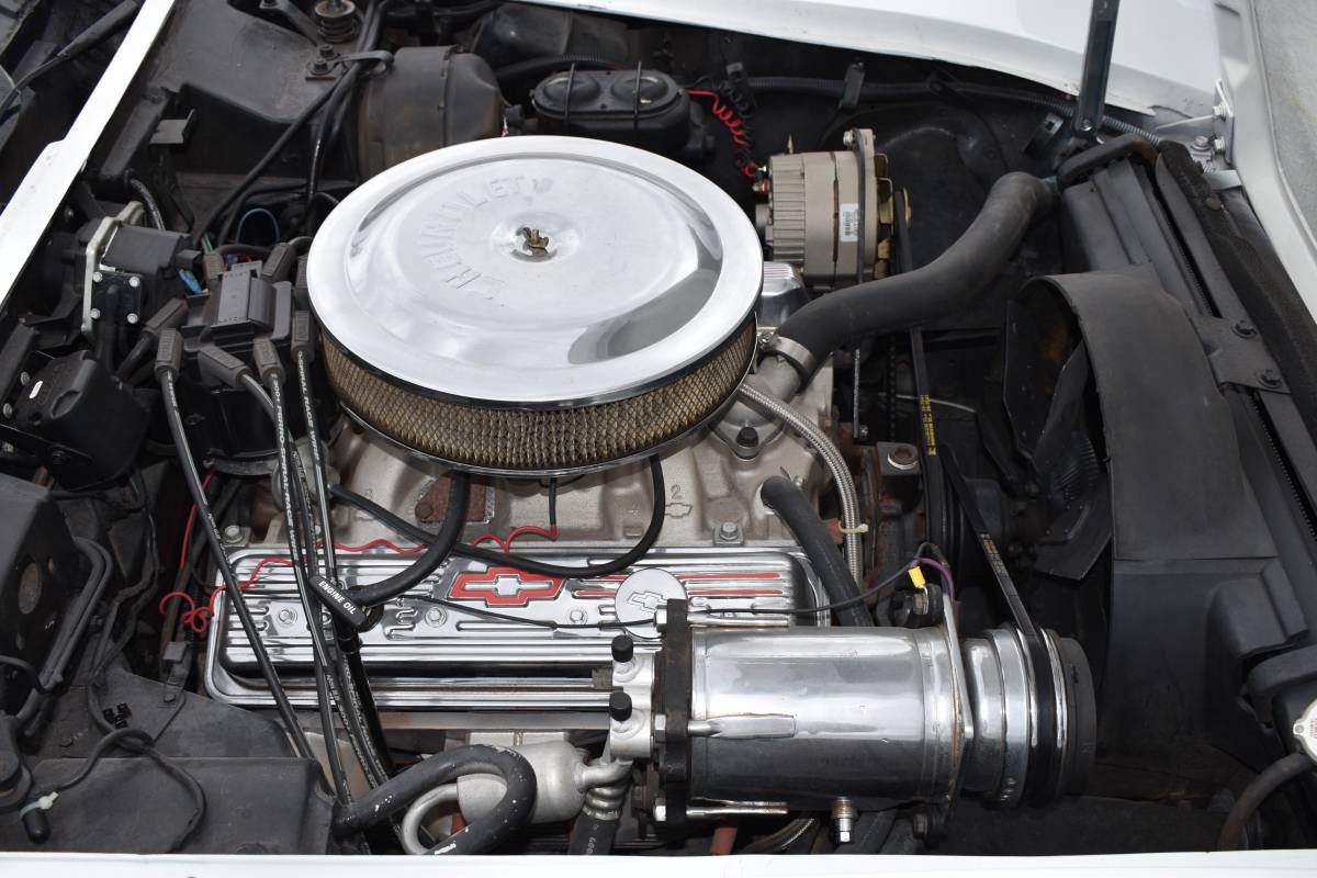 Chevrolet-corvette-stingray-1971-white-7