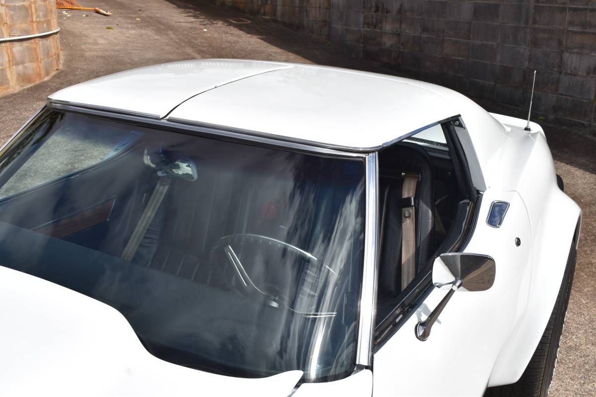 Chevrolet-corvette-stingray-1971-white-8