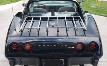 Chevrolet-corvette-stingray-1975-black-1