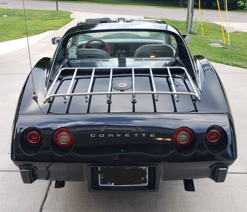 Chevrolet-corvette-stingray-1975-black-1