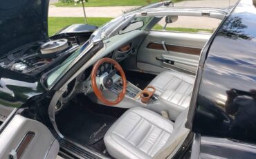 Chevrolet-corvette-stingray-1975-black-3
