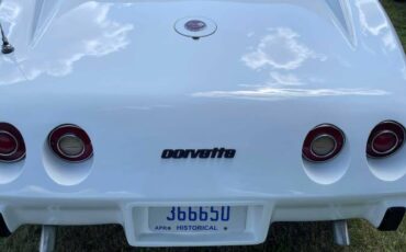 Chevrolet-corvette-stingray-1975-white-1