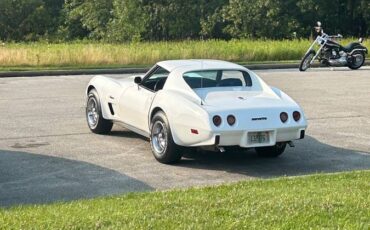 Chevrolet-corvette-stingray-1975-white