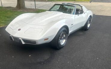 Chevrolet-corvette-stingray-1975-white-6
