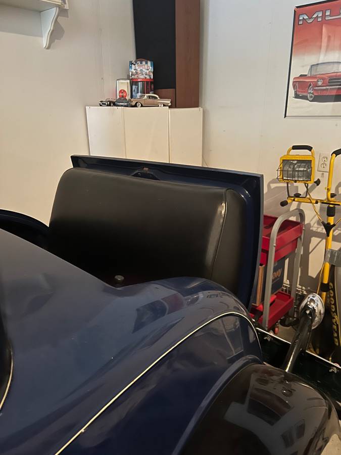 Chevrolet-coupe-1931-blue-3