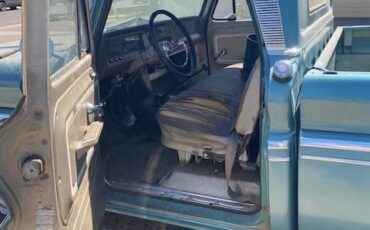 Chevrolet-custom-camper-without-camper-shell-1966-blue-11