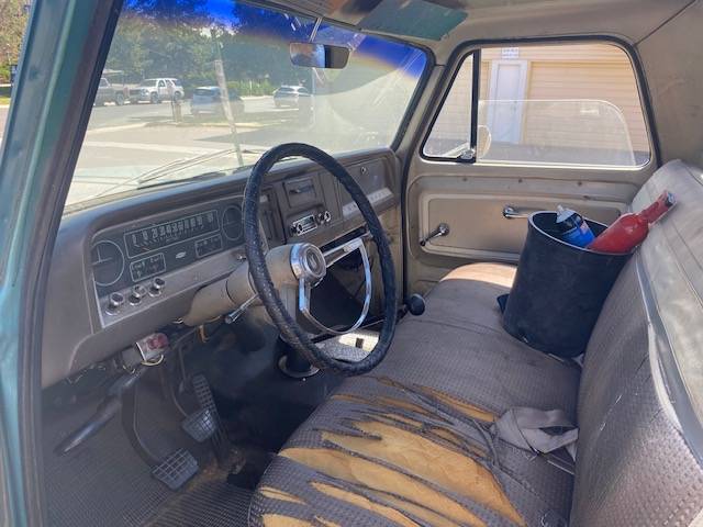 Chevrolet-custom-camper-without-camper-shell-1966-blue-12