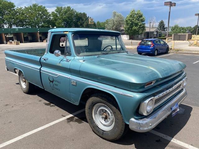 Chevrolet-custom-camper-without-camper-shell-1966-blue-4