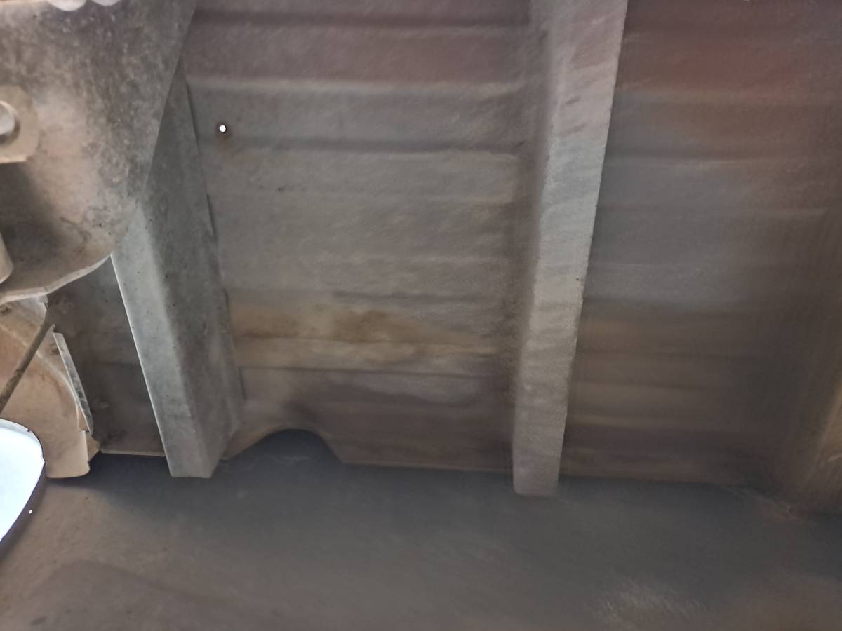 Chevrolet-custom-deluxe-1975-yellow-13