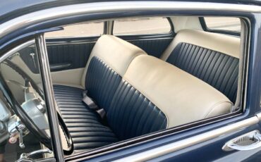 Chevrolet-deluxe-1952-blue-15