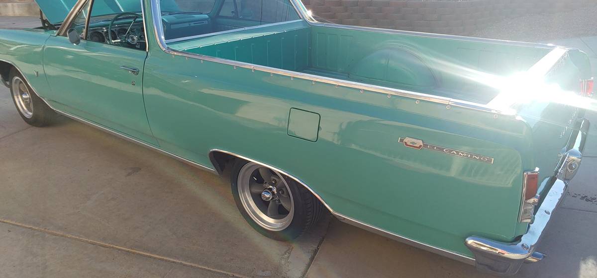 Chevrolet-el-camino-1964-green-10