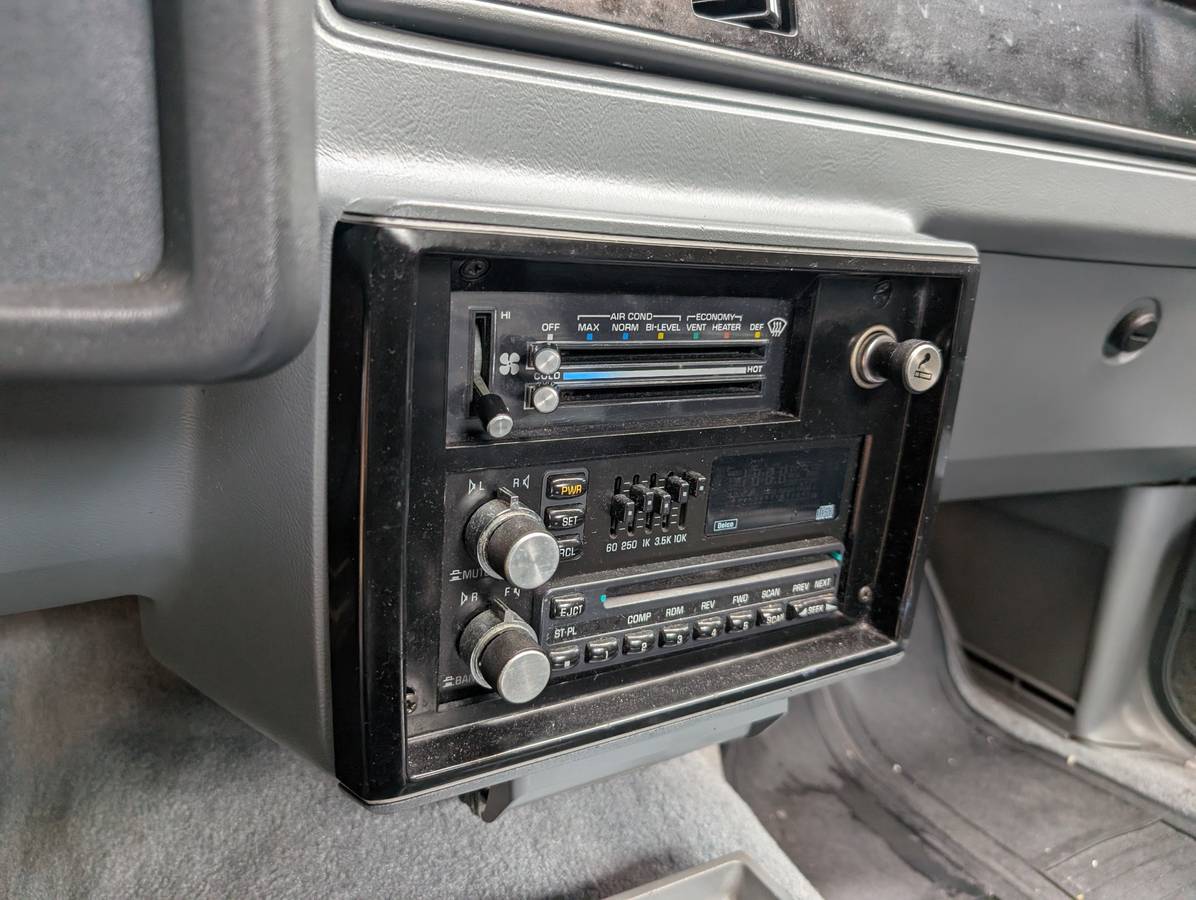 Chevrolet-el-camino-1986-black-16