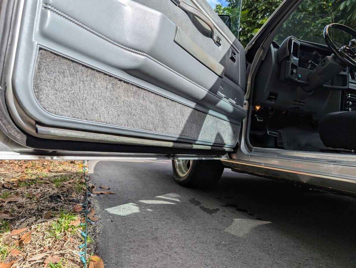 Chevrolet-el-camino-1986-black-2