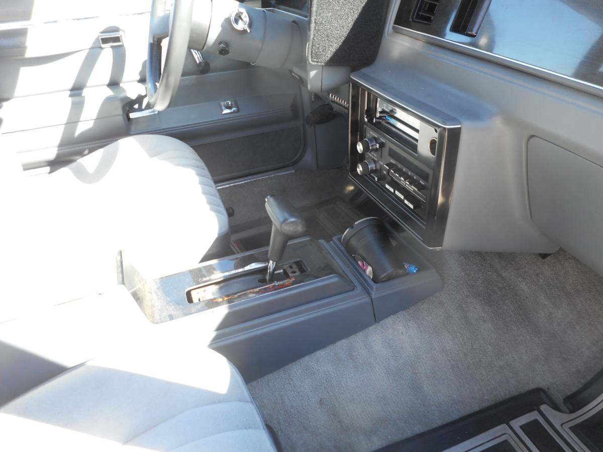 Chevrolet-el-camino-ss-1986-black-17