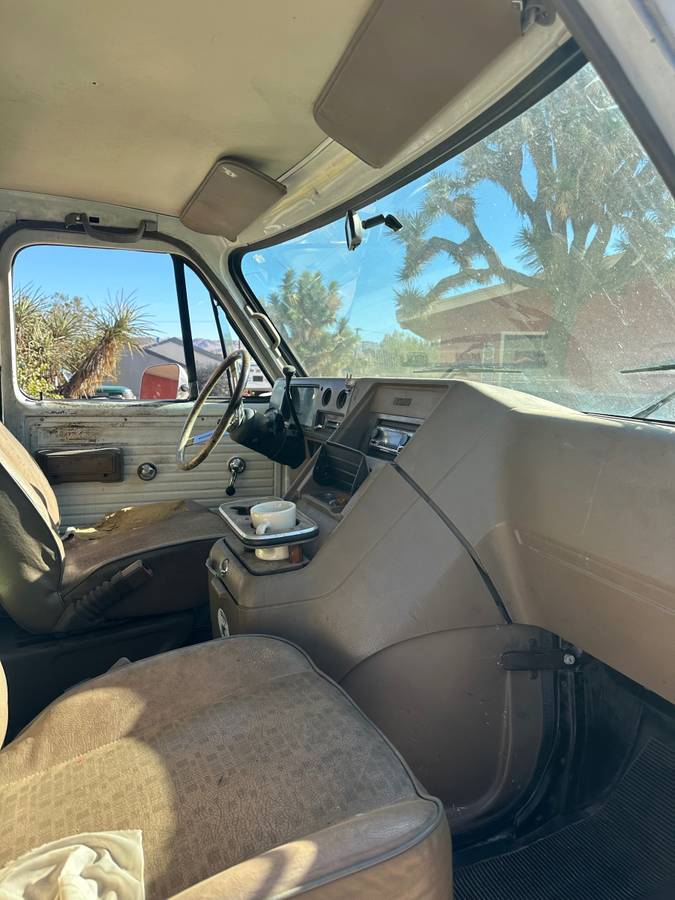 Chevrolet-g10-1993-white-4