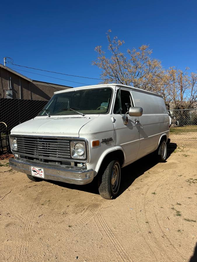 Chevrolet-g10-1993-white-8