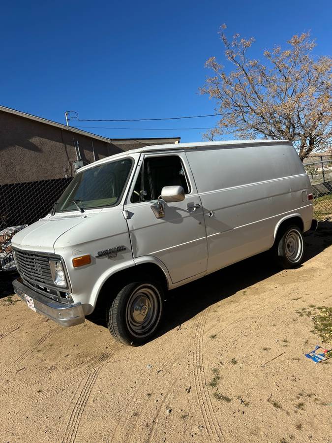 Chevrolet-g10-1993-white