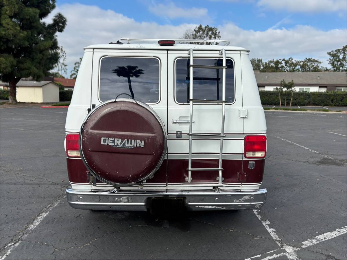 Chevrolet-g20-1988-white-1