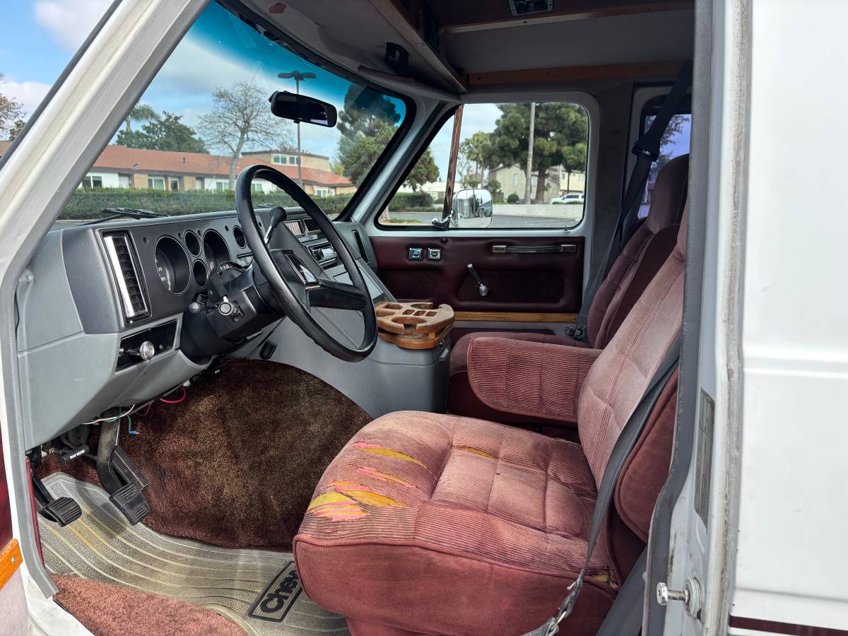 Chevrolet-g20-1988-white-4