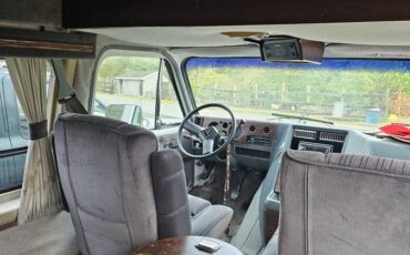 Chevrolet-g20-van-1989-white-11