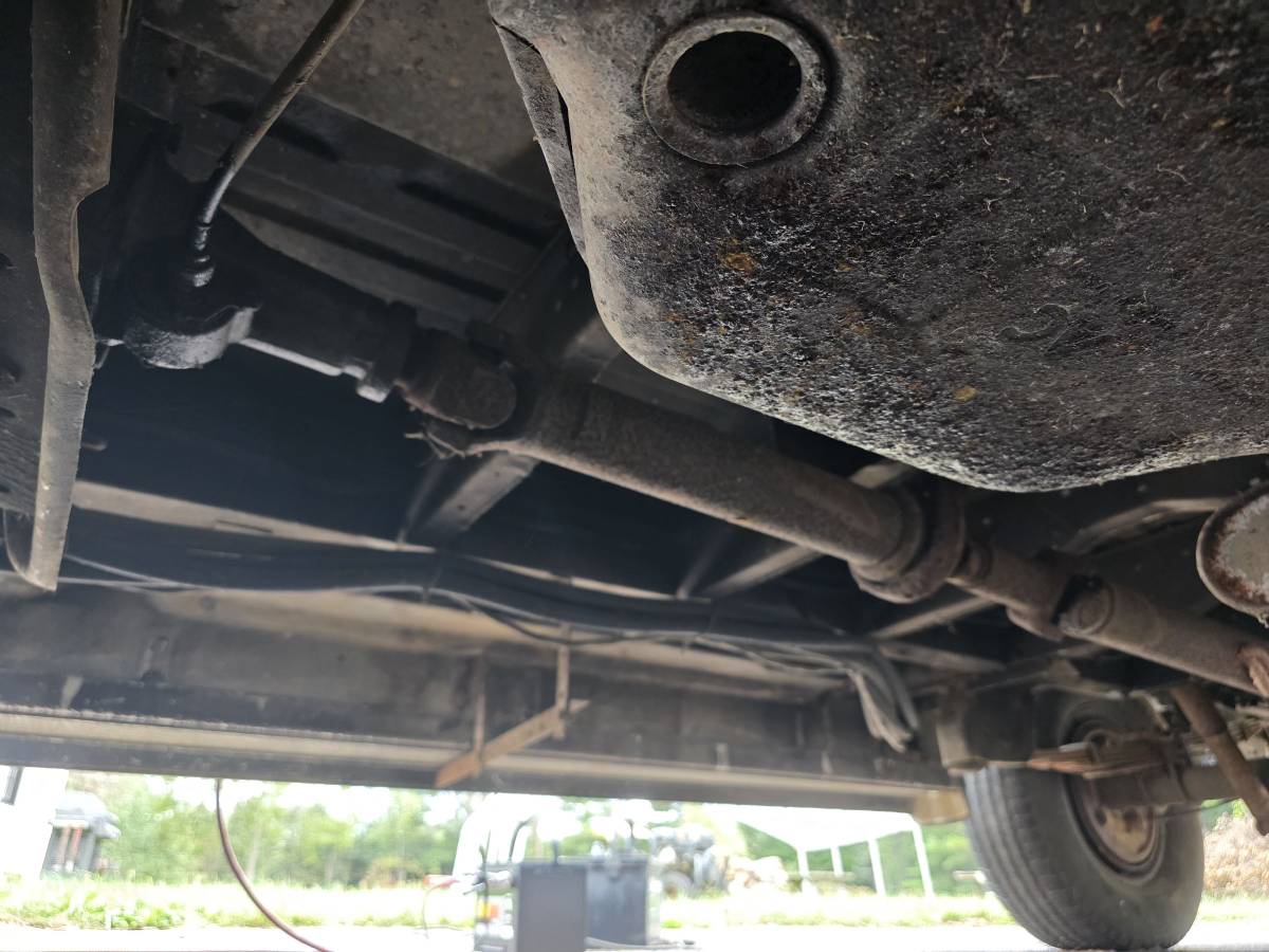 Chevrolet-g20-van-1989-white-16