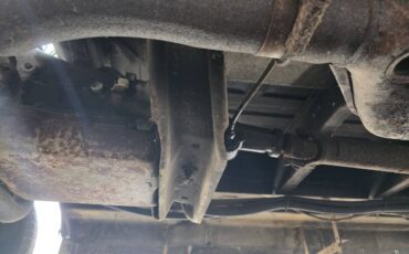 Chevrolet-g20-van-1989-white-17